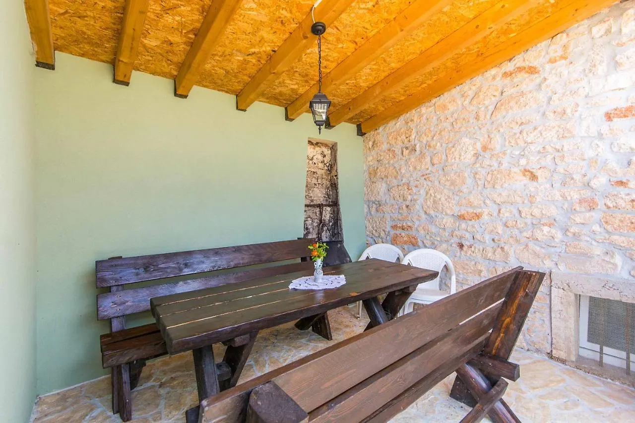 Villa Pax Marčana 0*,  Kroatien